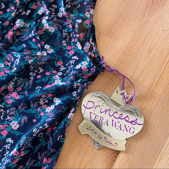 NWT Vera Wang Button-Up Sheer Blouse - Picture 9 of 14